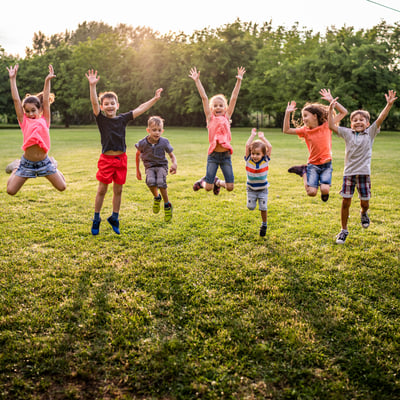 How to Keep Kids Entertained All Summer Without Screens