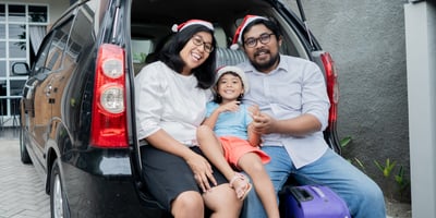 10 Tips Every Parent Needs to Make Holiday Travel a Breeze