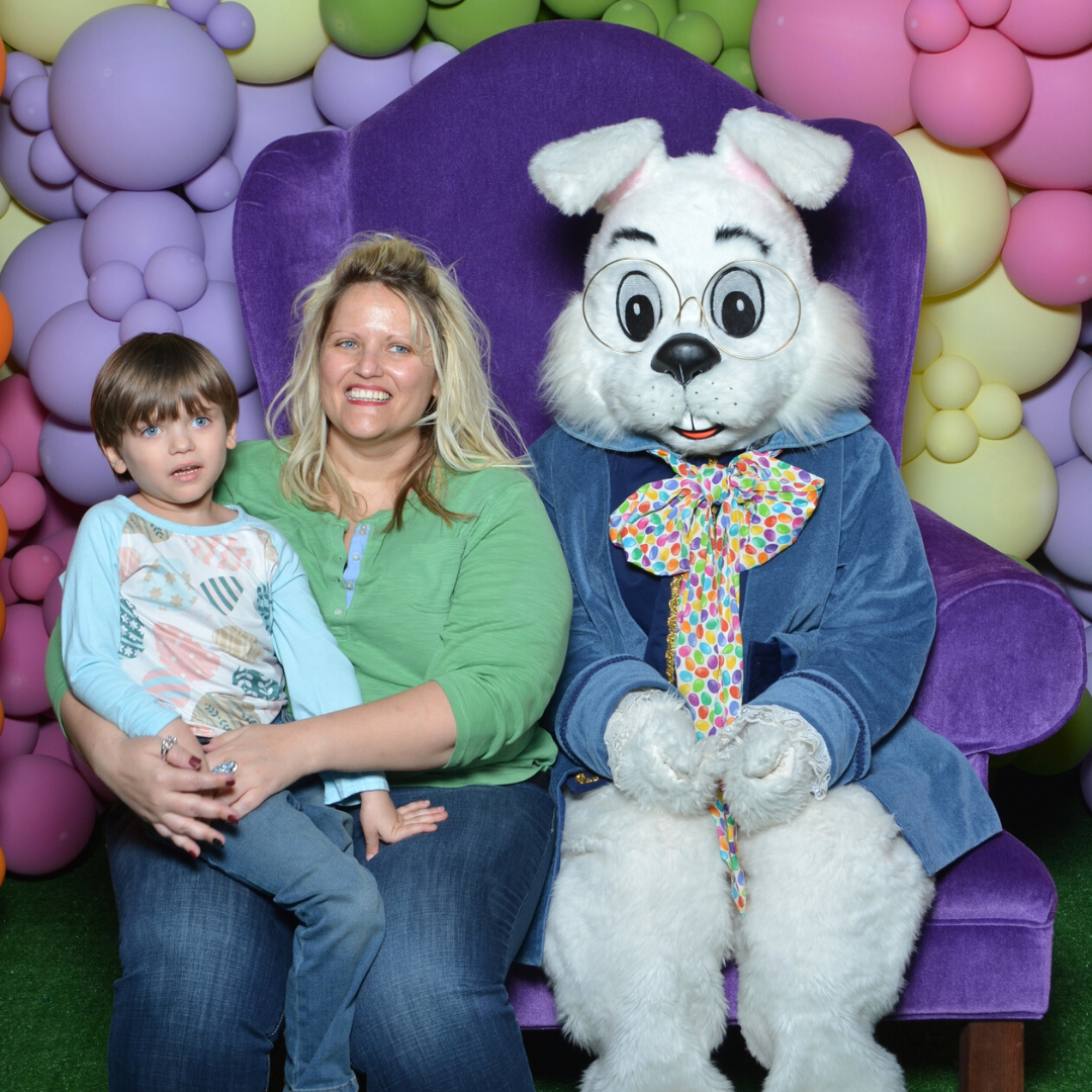 a-boy-with-autism-meets-the-easter-bunny-for-the-first-time-to-get-his-photo-taken