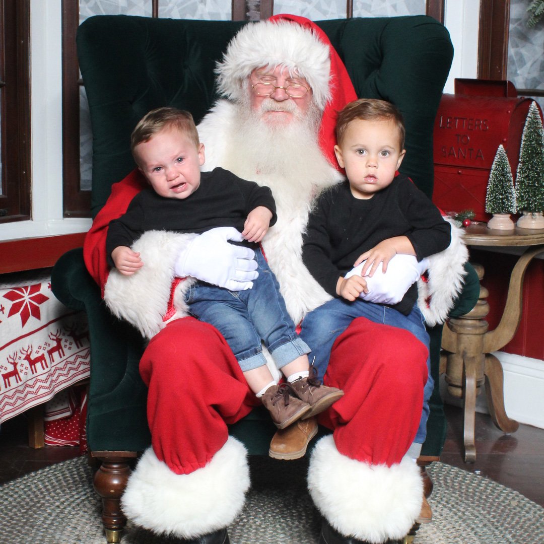 cryingbabyvisitingSanta7