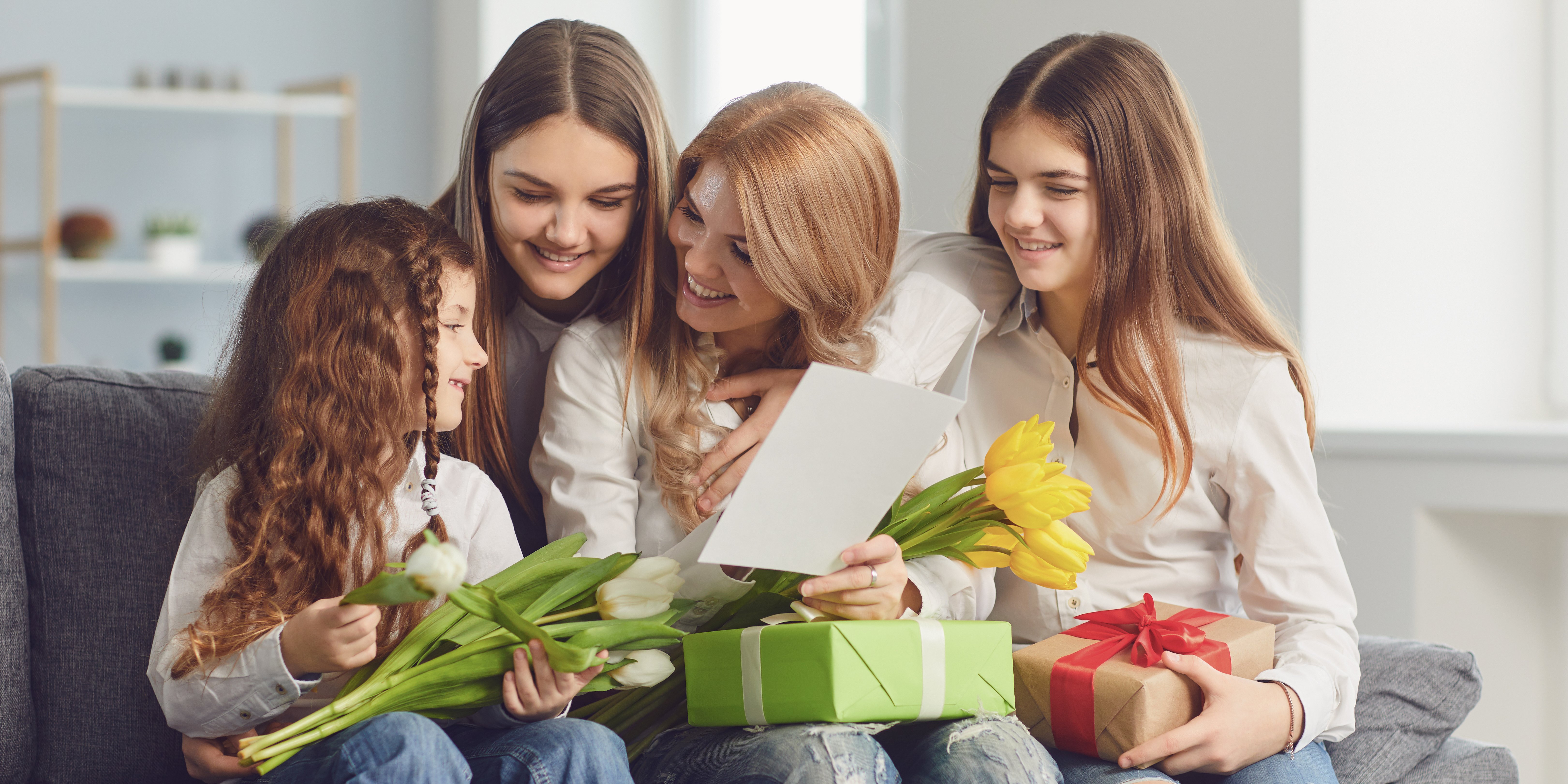 8 UNIQUE GIFTS FOR MOM